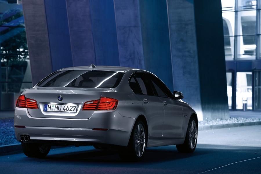  BMW 5-Series 2010 года  (фото 78 из 117)